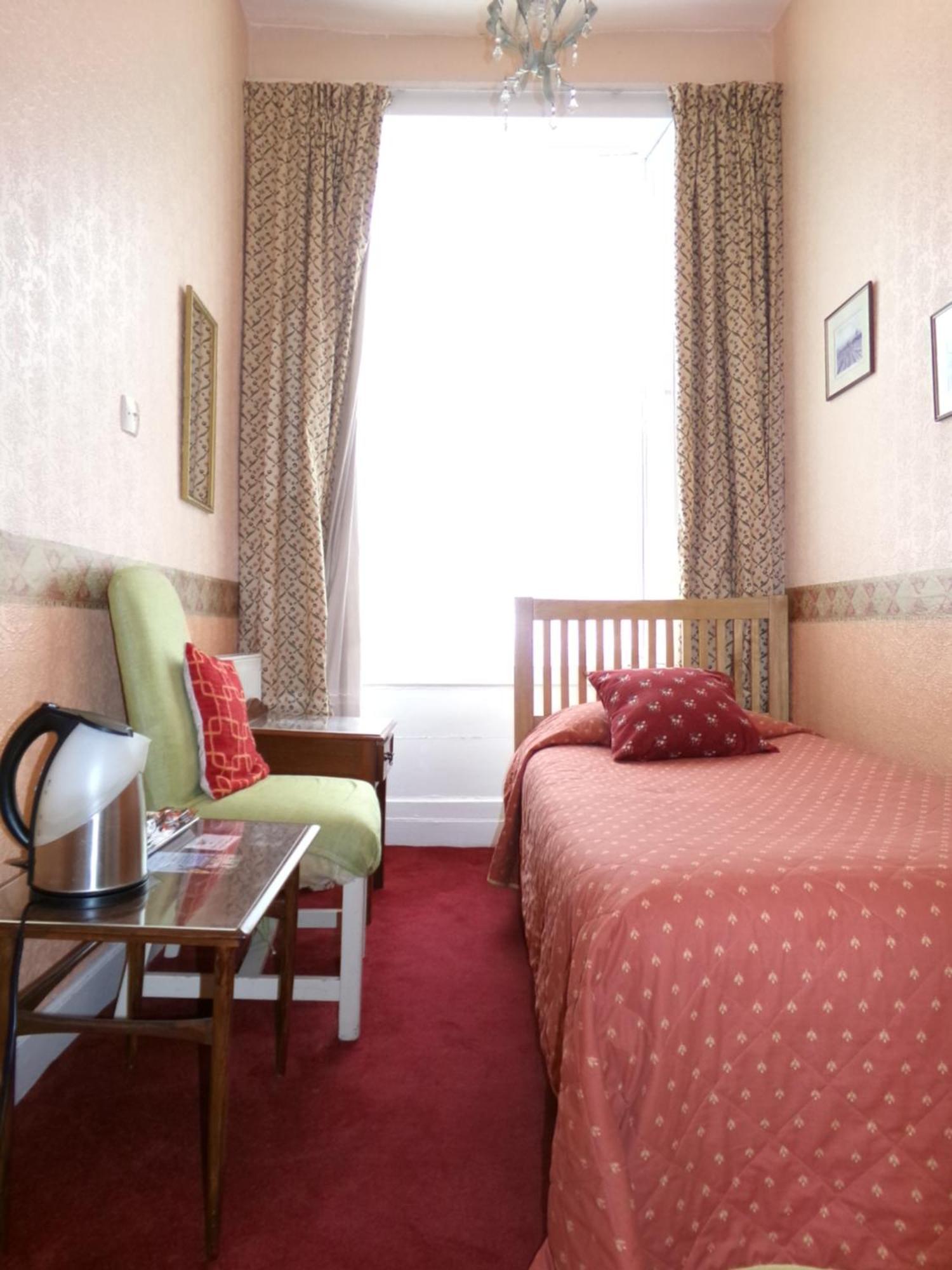 Single room with shared toilet and shower,1686430355:JPEG